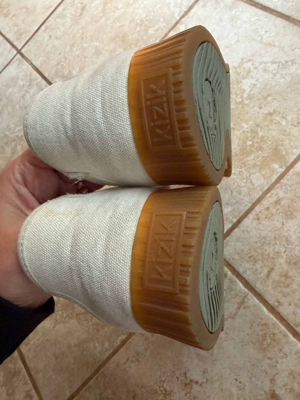 Kizik Brooklyn Sneaker - Picture 3 of 9